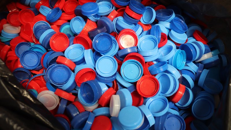 Engelleri Birlikte Aşıyoruz: Mavi Kapak Kampanyası